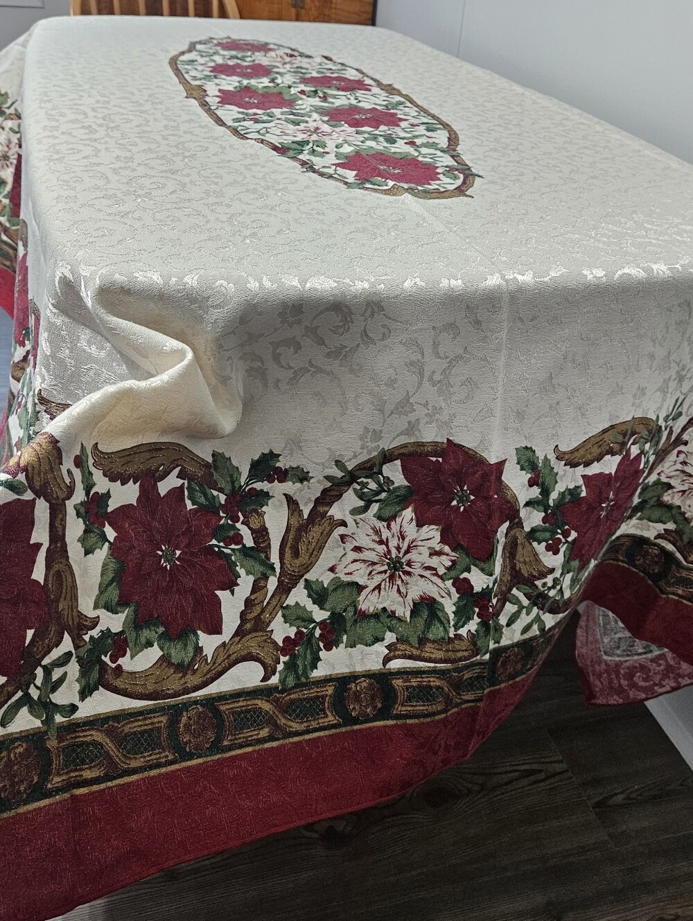 59"W x 84"L Poinsettias Floral Patterned Dining Room Textured Fabric Tablecloth